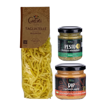 Tagliatelle + Dip z pečených paprik + Pesto z čerstvých mikrobylinek Tagliatelle + Dip z pečených paprik + Pesto z čerstvých mikrobylinek
