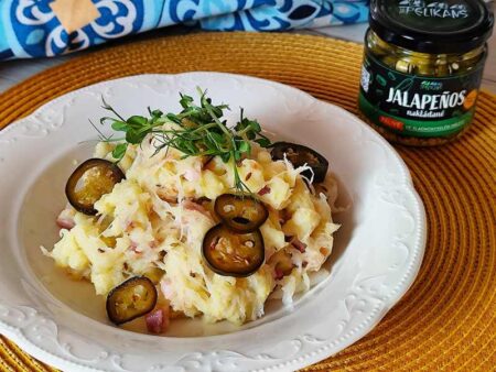 Domácí halušky s uzeným masem a kysaným zelím