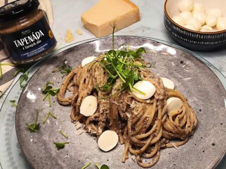 Špagety s olivovou omáčkou